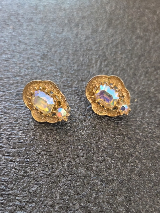 Coro Jewelry - Vintage Coro Aurora Borealis Rhinestone Clip On Earrings 1950s Gold Tone